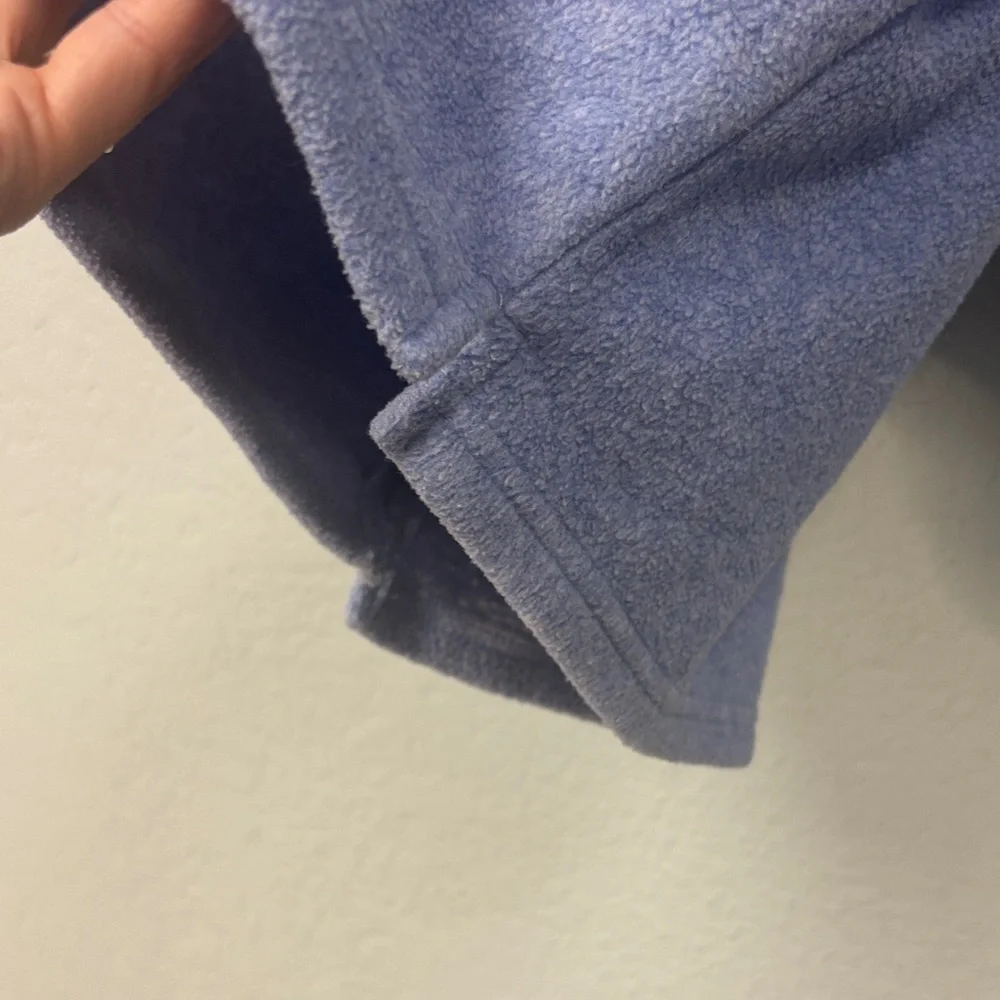 Baby GAP 12-18mo Light Blue Polar Bear Sweater in GUC- great item for bundling!